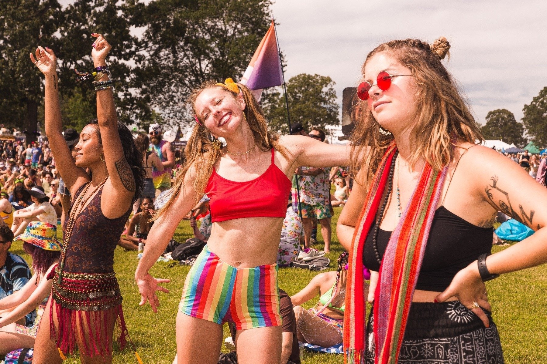 groupe d’amies à une soirée coachella