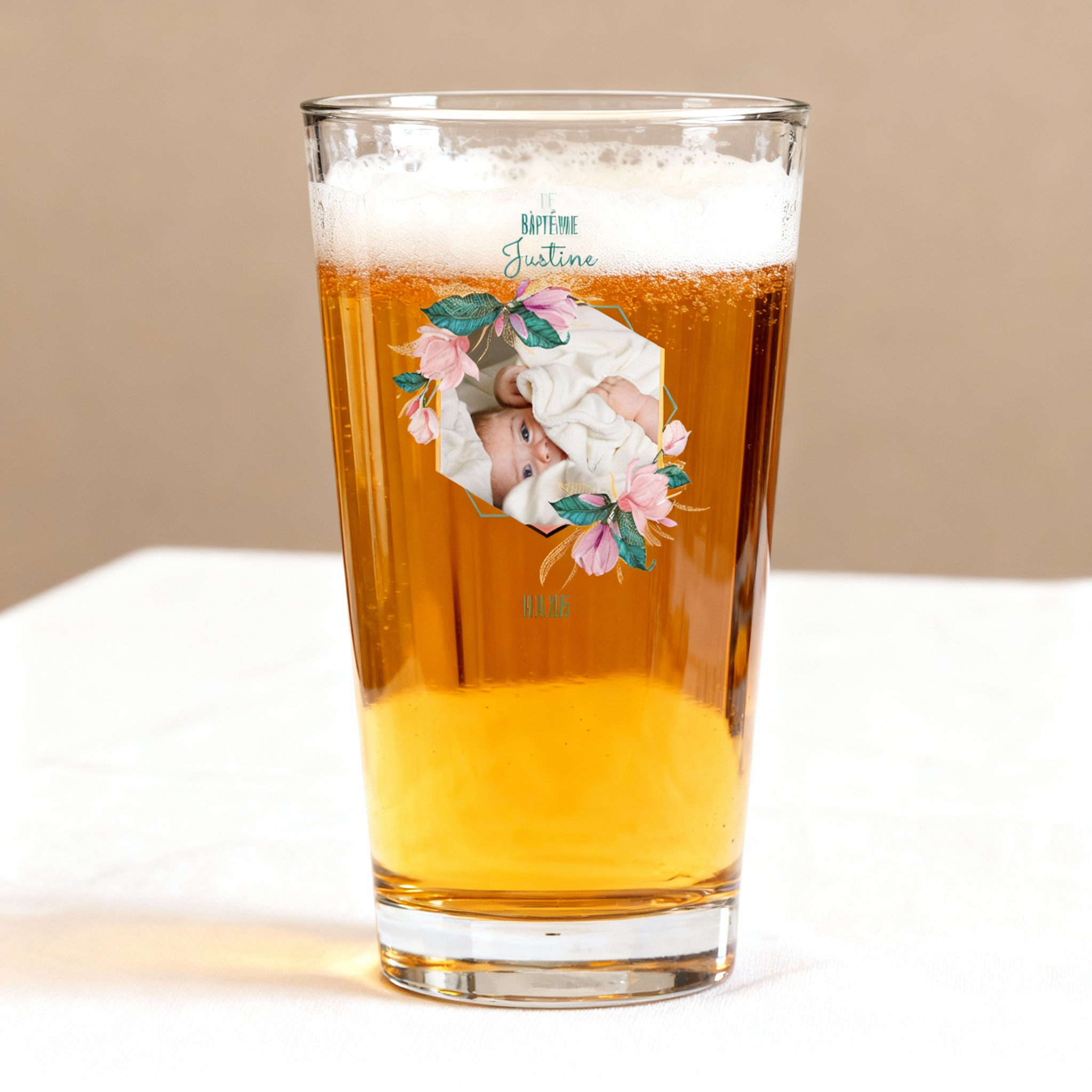 Verre à bière personnalisé Pinte en verre - Baptême Rose & Bleu ambiance