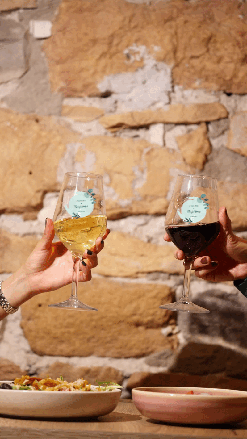 Verre à vin personnalisé Cabernet incassable ambiance