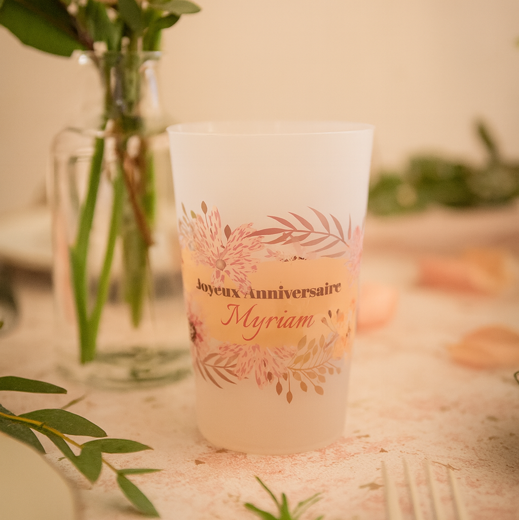 Gobelet personnalisé Anniversaire Fleuri ambiance
