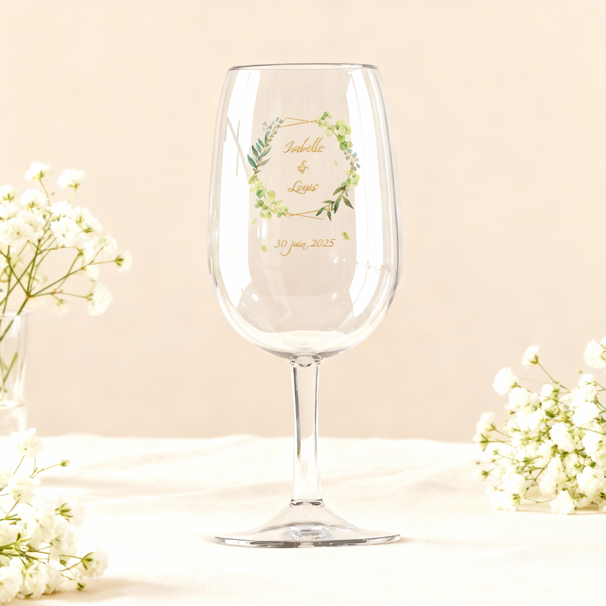 Verre à vin Syrah personnalisé incassable - Mariage Encadrement Vert ambiance