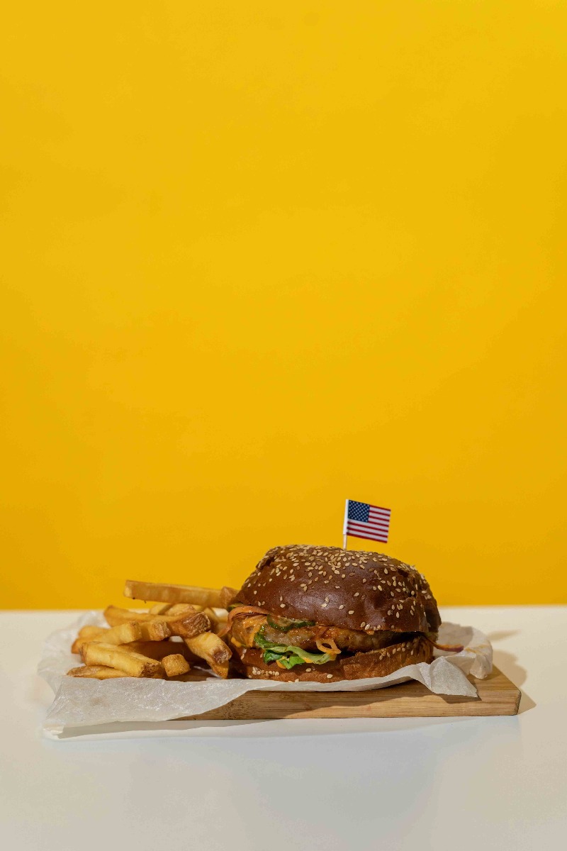 buffet d’anniversaire USA avec un burger