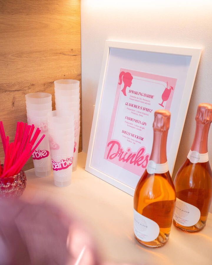 Gobelets personnalisés Barbie et champagne pour un anniversaire Barbi