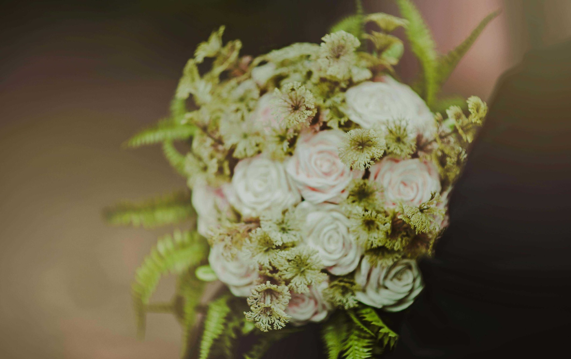 signification des roses blanches à un mariage